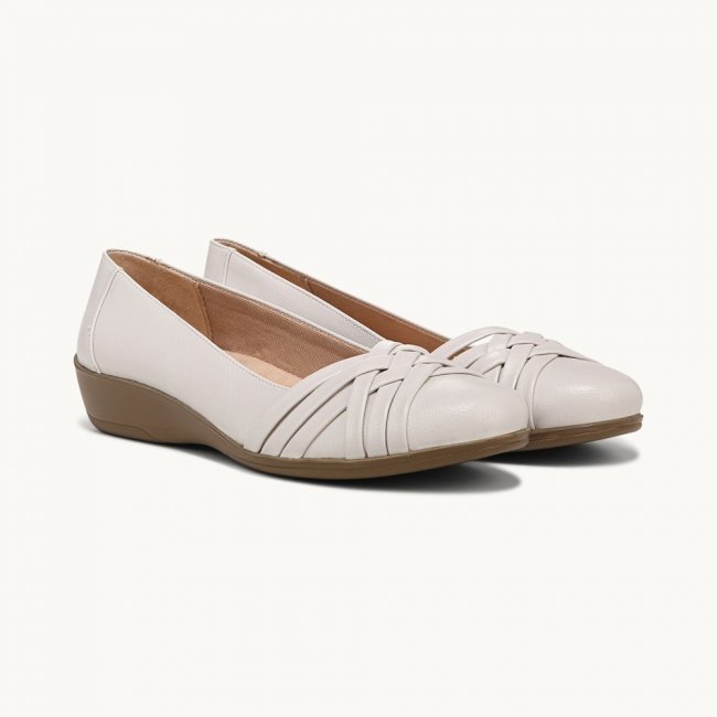 LifeStride Incredible Slip On - Vanilla Synthetic