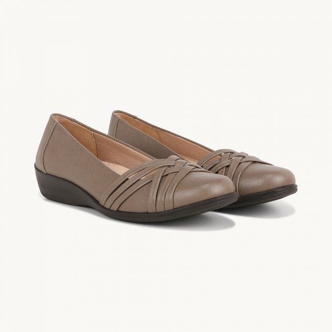 LifeStride Incredible Slip On - Beige Synthetic
