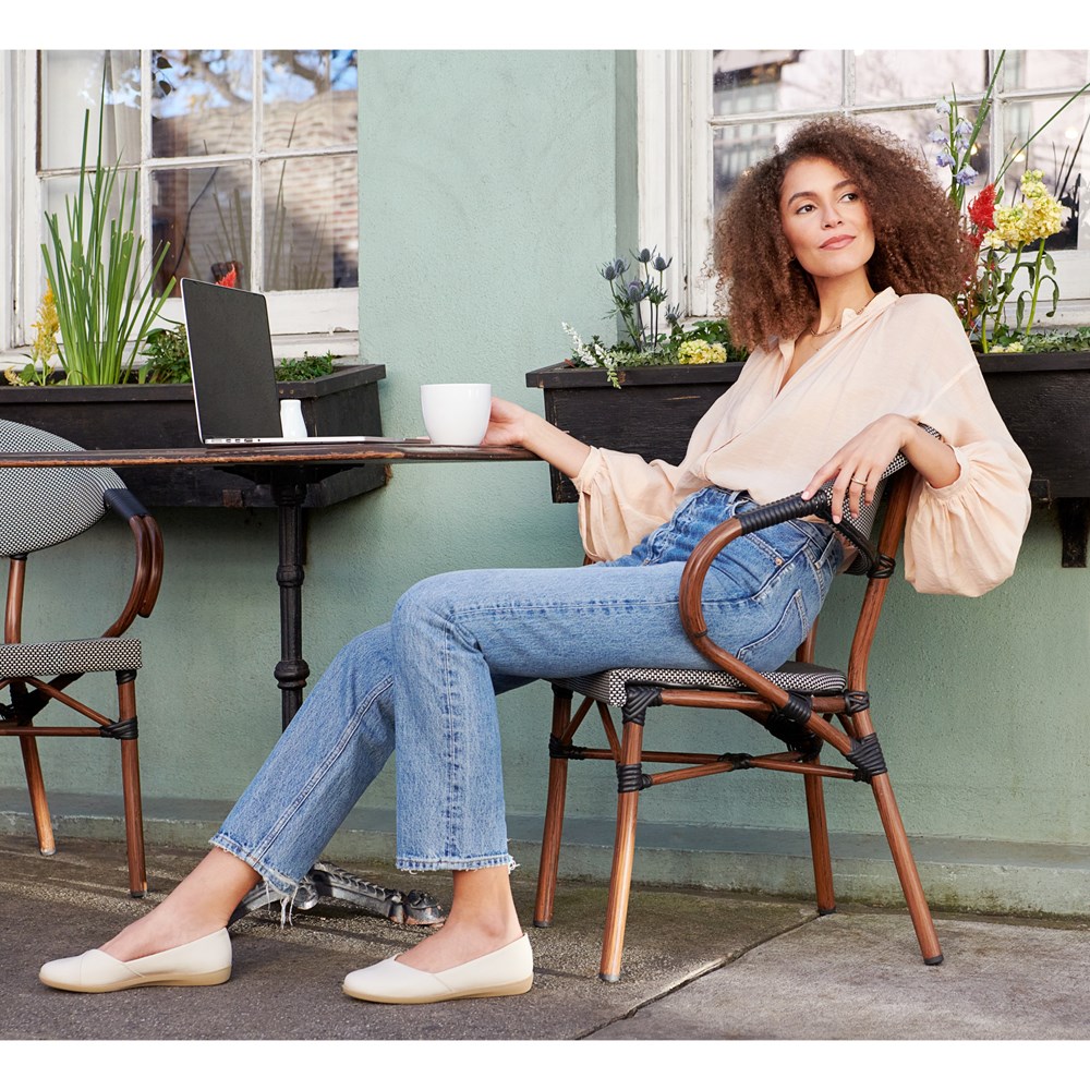 LifeStride Notorious Flat - Almond Fabric
