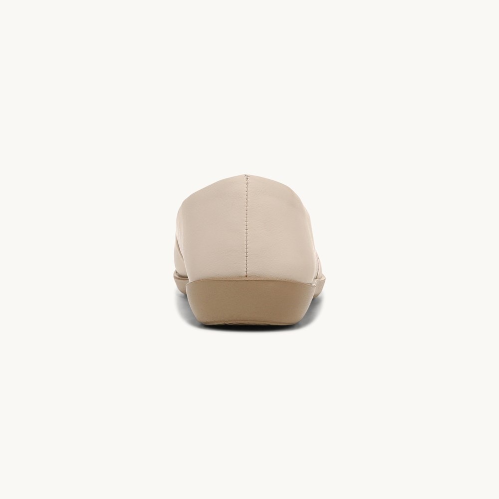 LifeStride Notorious Flat - Almond Fabric