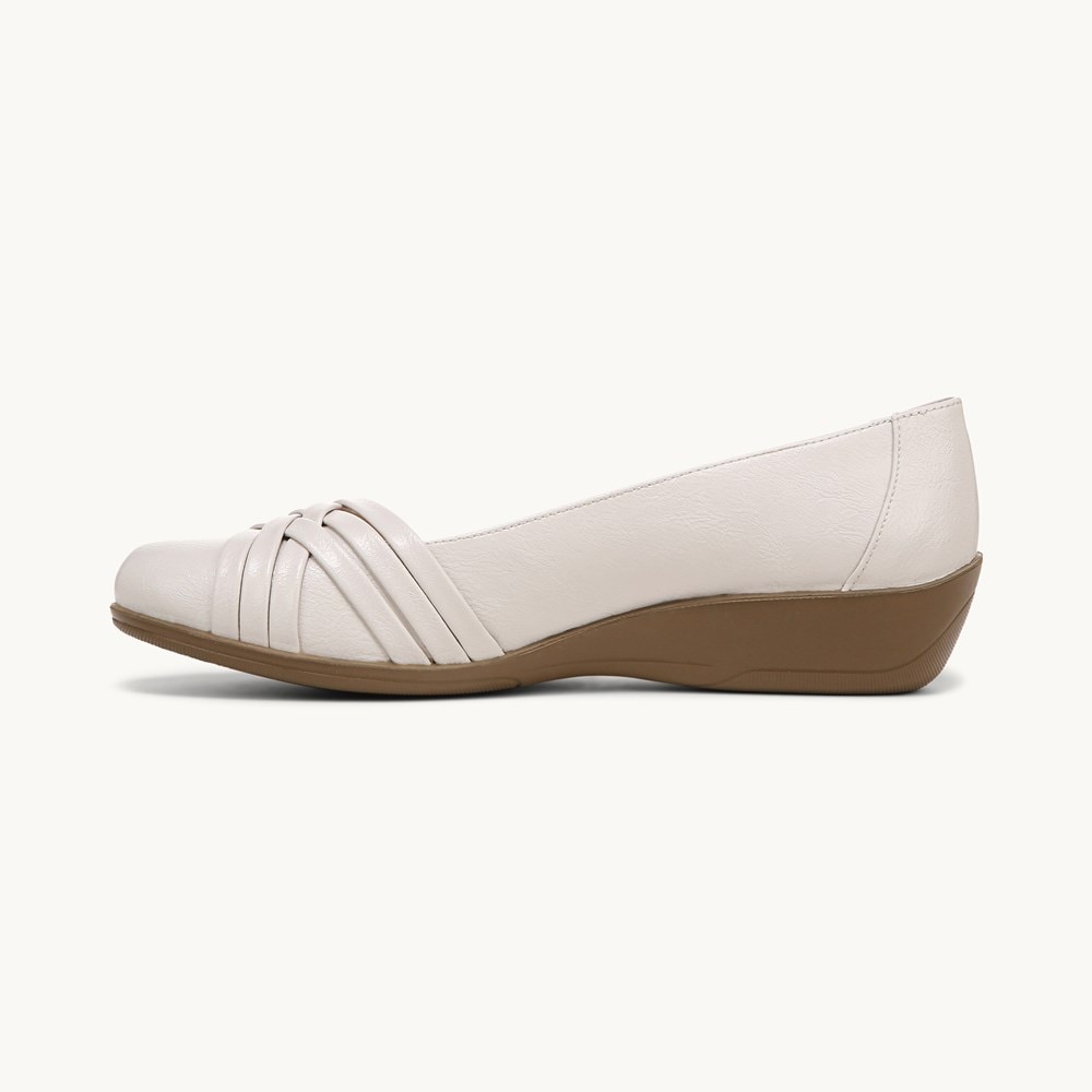 LifeStride Incredible Slip On - Vanilla Synthetic