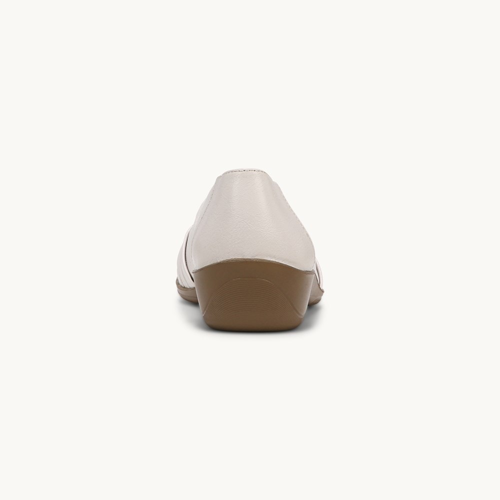 LifeStride Incredible Slip On - Vanilla Synthetic