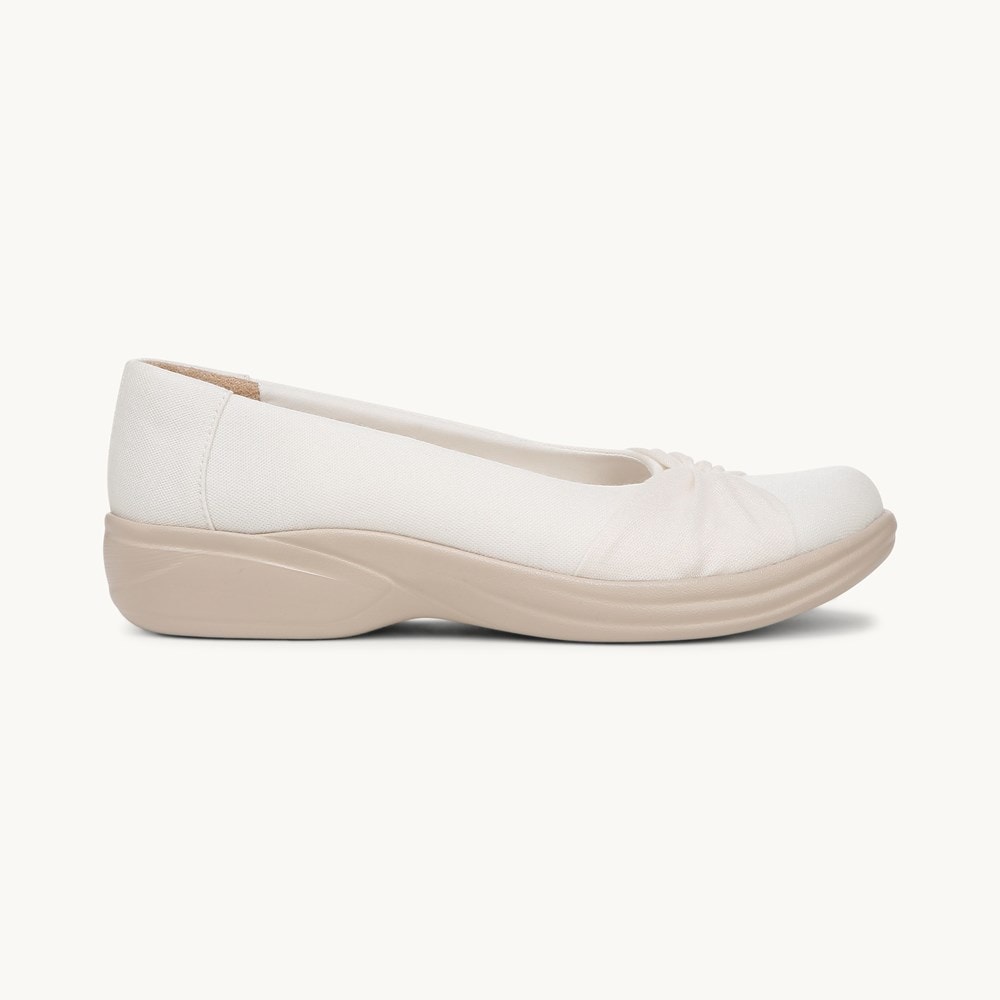LifeStride Paige Slip On - Sugar Cream Fabric