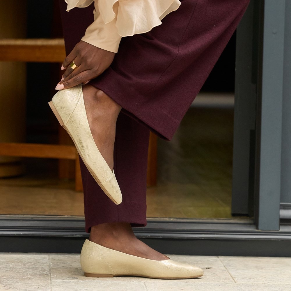 LifeStride Promise Flat - Platino Gold Fabric
