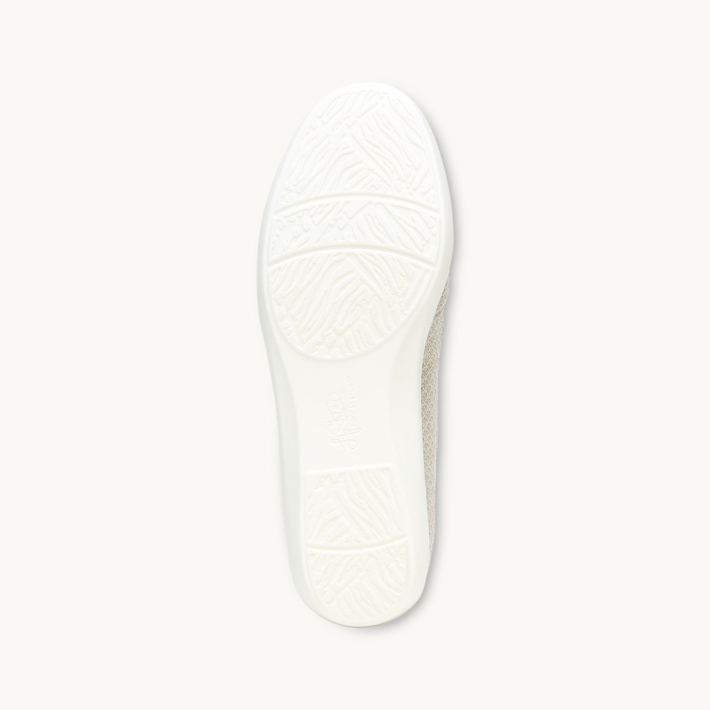LifeStride Next Level Moccasin - Cream Fabric
